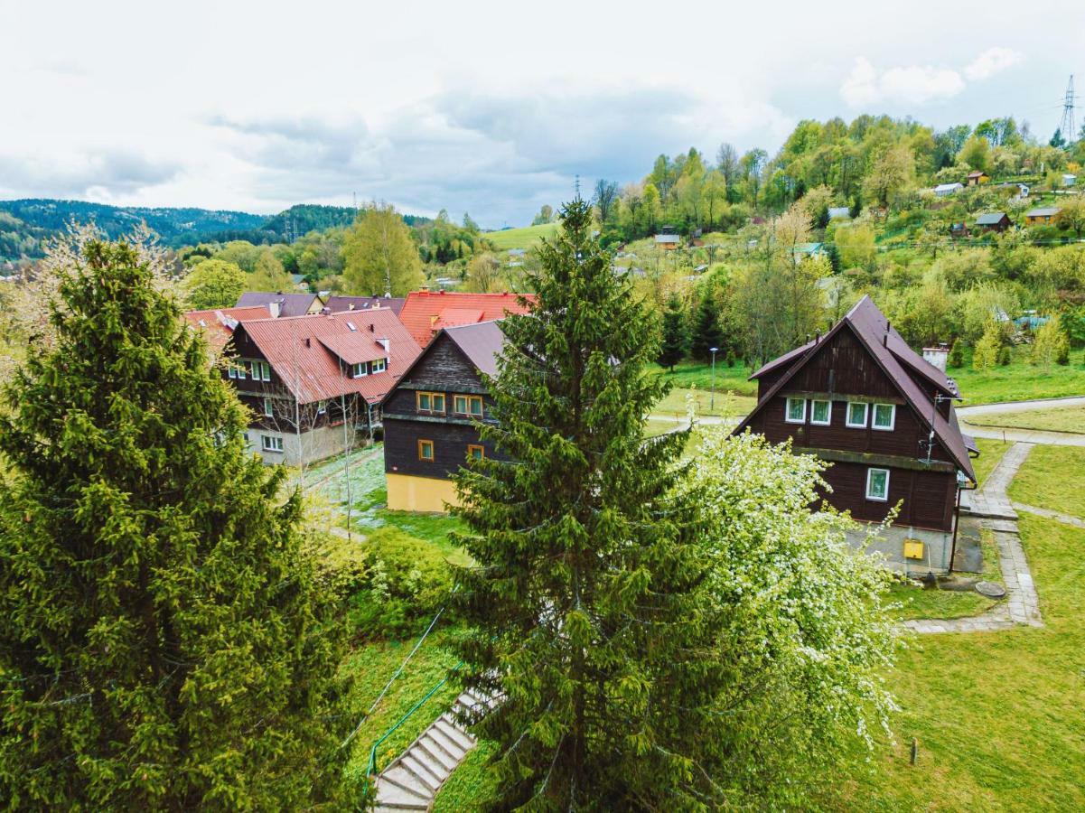 Hotel Osrodek Wypoczynkowy Gromada Krynica-Zdrój Esterno foto